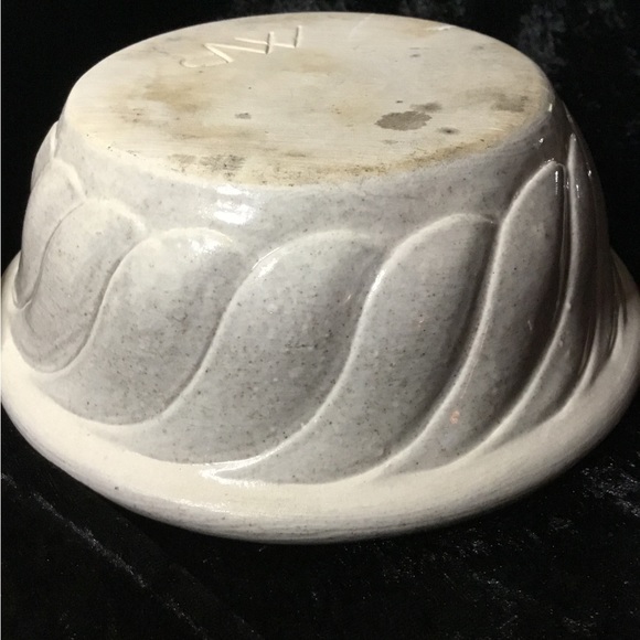 Signed Handmade Pottery Bowl 7 3/4” Diameter - Picture 3 of 5